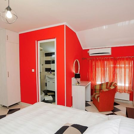 Hotel - Villa Lejla โมสตาร์ ภายนอก รูปภาพ
