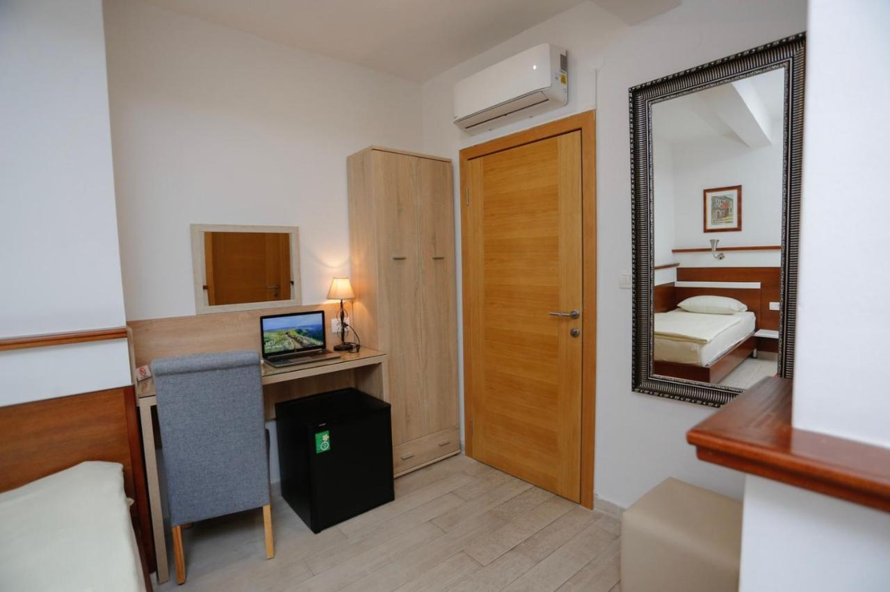 Hotel - Villa Lejla โมสตาร์ ภายนอก รูปภาพ